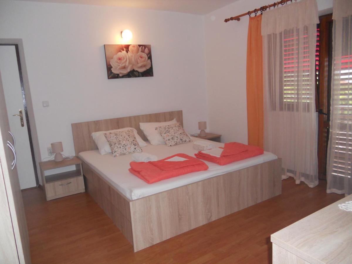 Apartment Supetarska Draga - Donja 5030A Екстер'єр фото