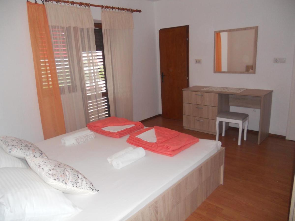 Apartment Supetarska Draga - Donja 5030A Екстер'єр фото