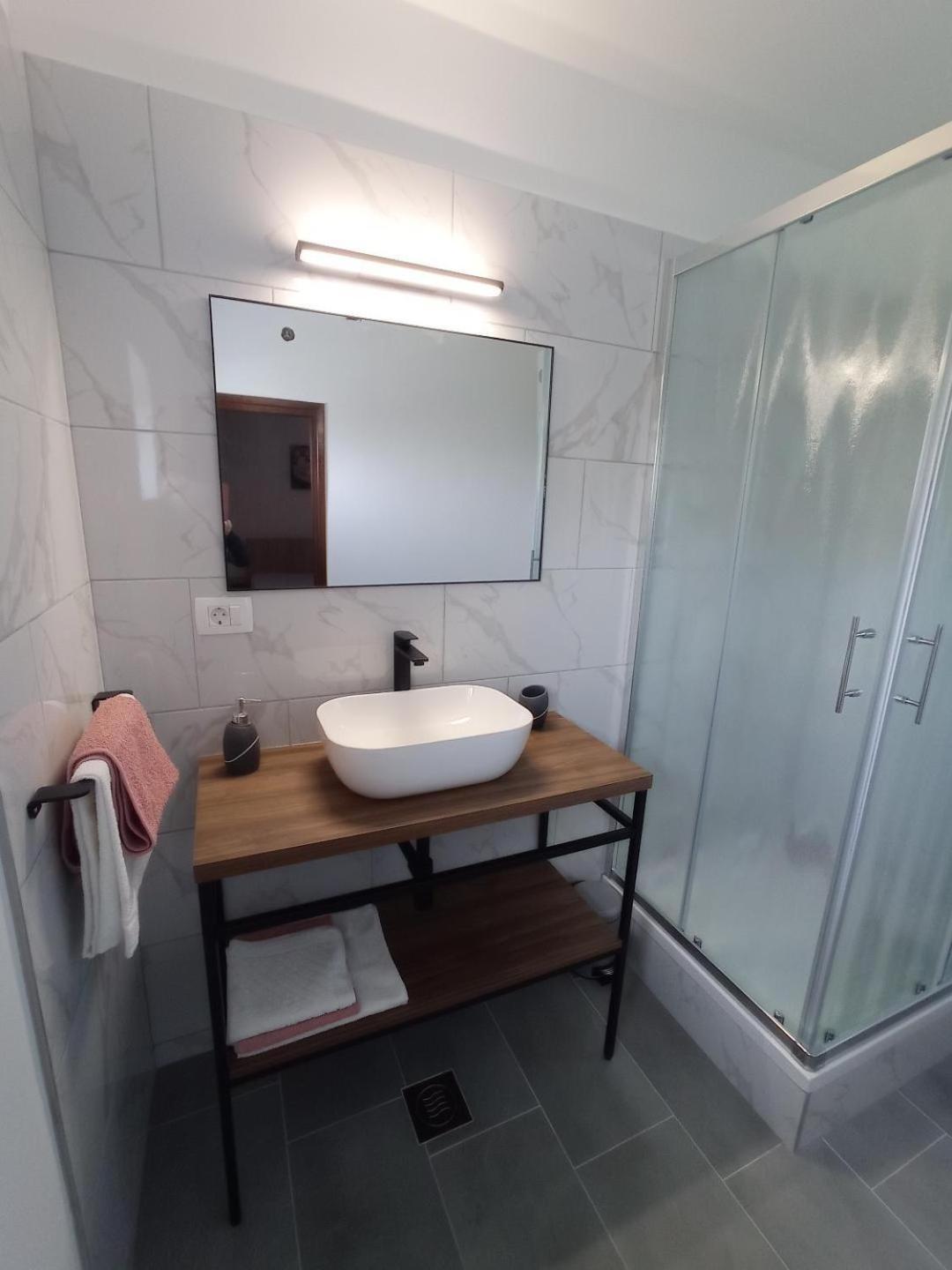 Apartment Supetarska Draga - Donja 5030A Екстер'єр фото
